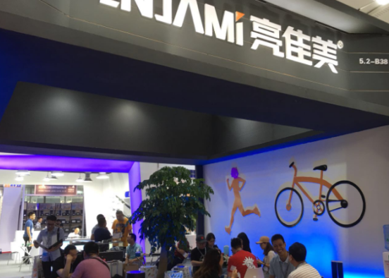 1529132594447358.png blob.png